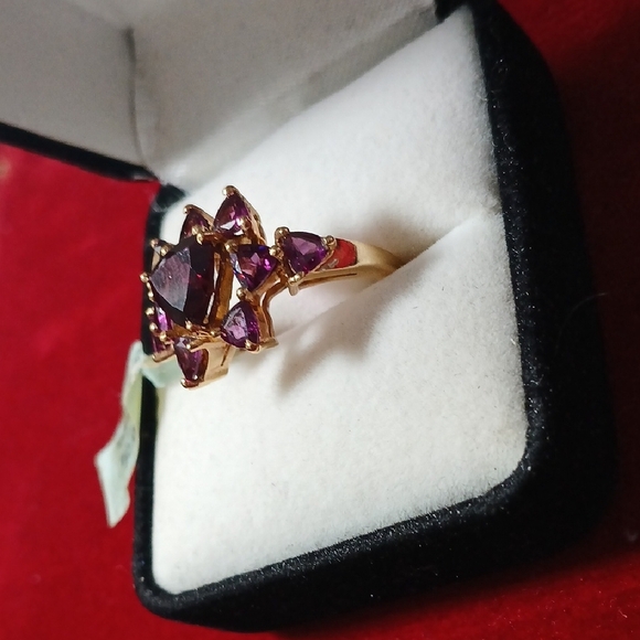 Gold and Red Ring with Cluster Design SZ 7.5 - Picture 2 of 6